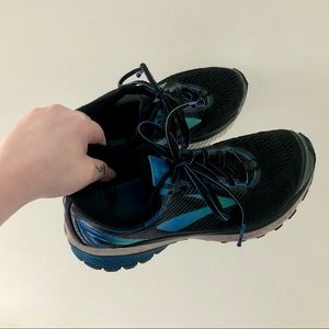 brooks limited edition special olympics sneakers